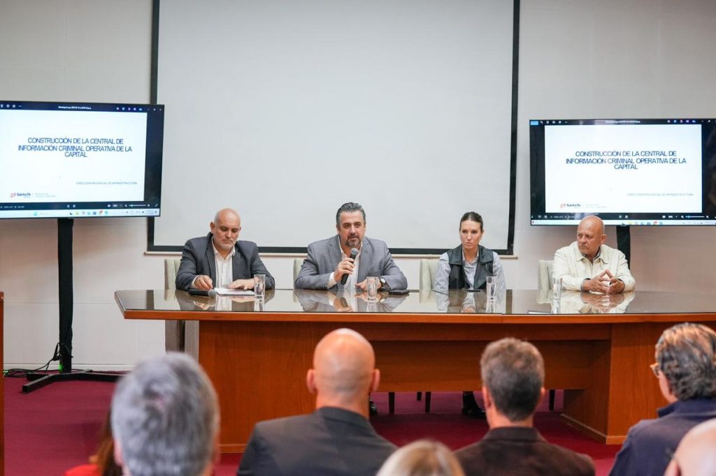 Seguridad: Provincia presentó como funcionará la central OJO en la ciudad de Santa Fe