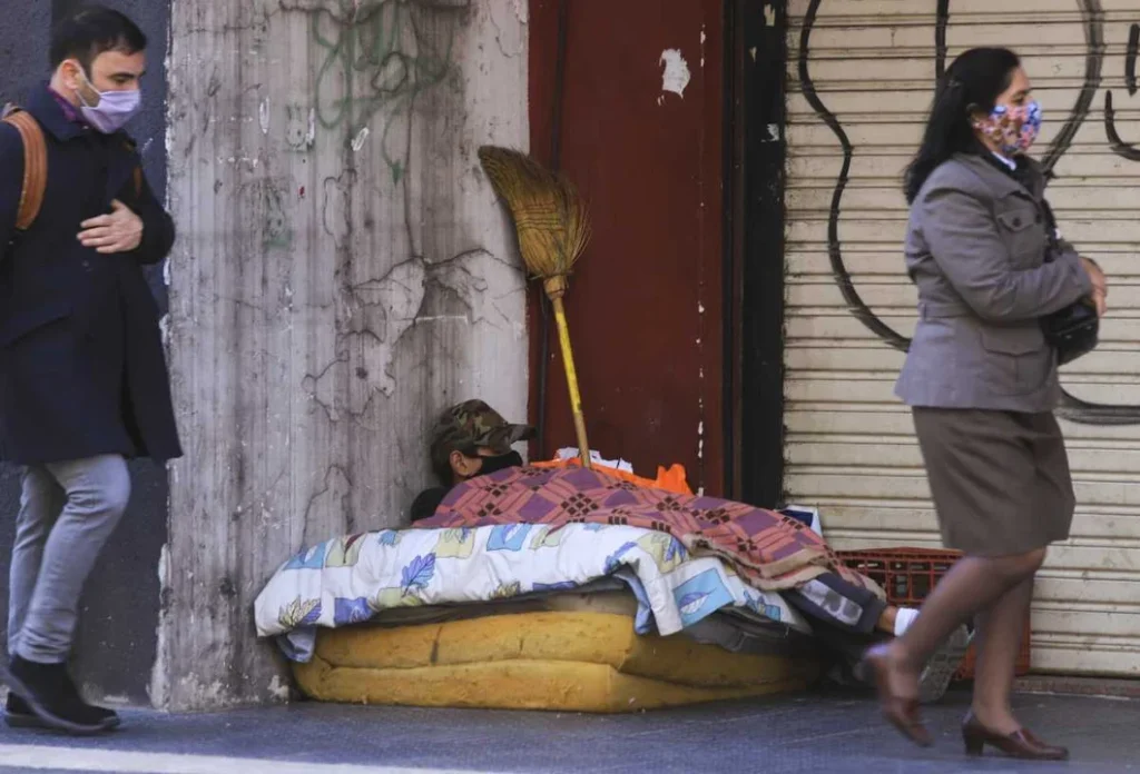 Qué pasa con la pobreza ahora que la inflación se desacelera: los números de abril