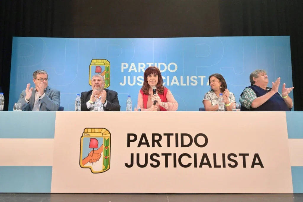 Sin Cristina Kirchner y con Axel Kicillof en duda, el PJ se reúne este martes en un congreso virtual