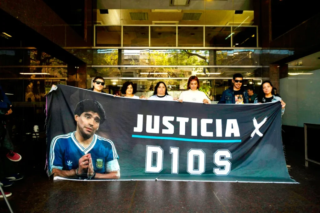 Juicio por la muerte de Maradona: declaran el psicólogo Carlos Díaz y dos acompañantes terapéuticos