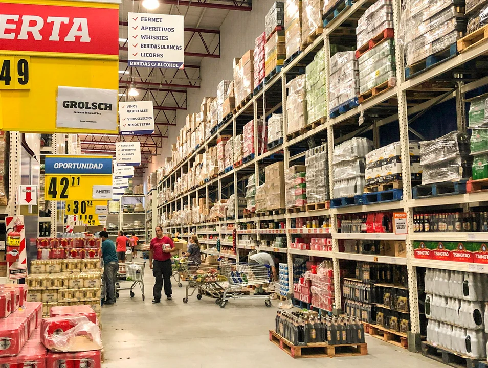 El Gobierno refuerza el control de precios y negocia con supermercados para evitar subas desmedidas