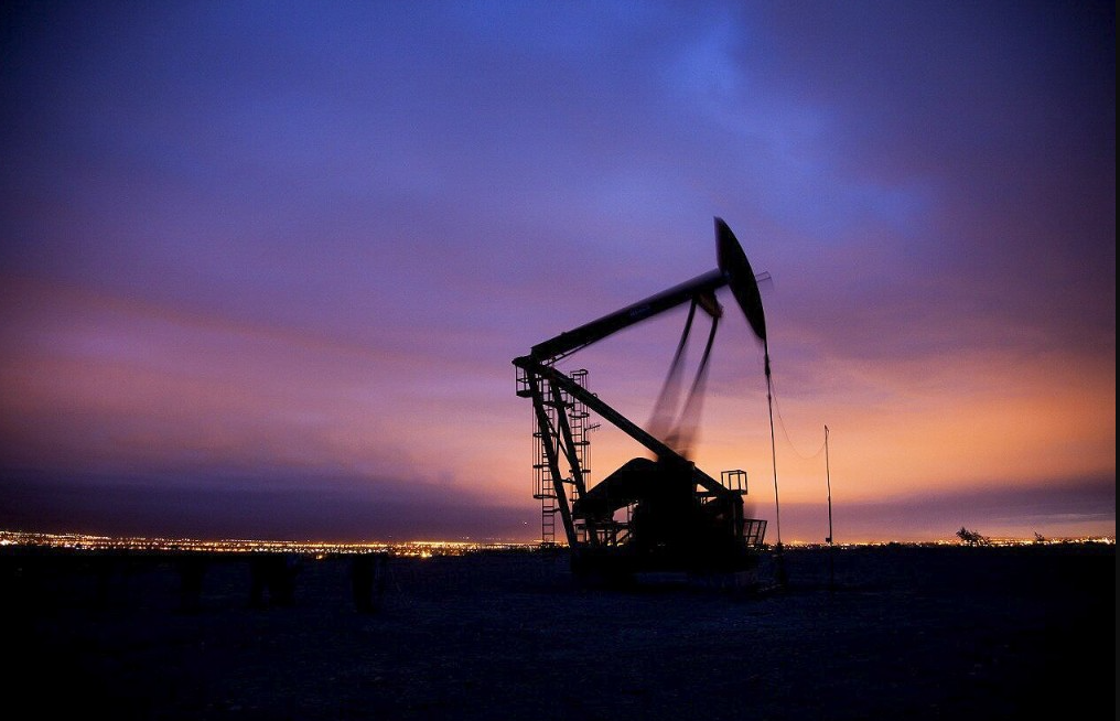 ¿Bajará la nafta? El barril de petróleo vuelve a cotizar a menos de US$ 60