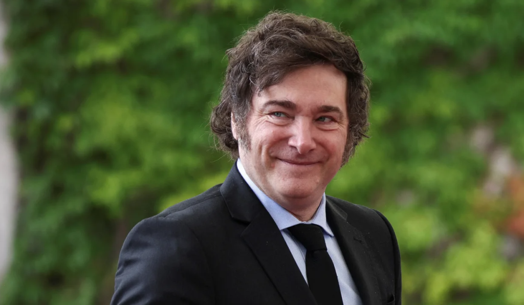 El presidente Javier Milei denunció a tres periodistas por injurias
