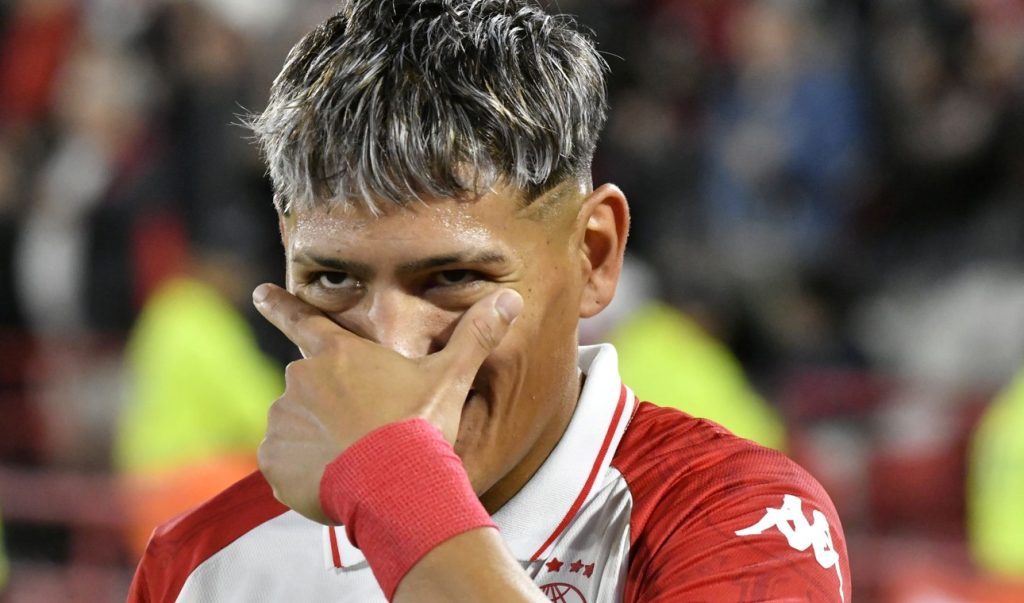 Huracán le ganó a Riestra por 3 a 2 y clasificó a los cuartos de final del Torneo Apertura