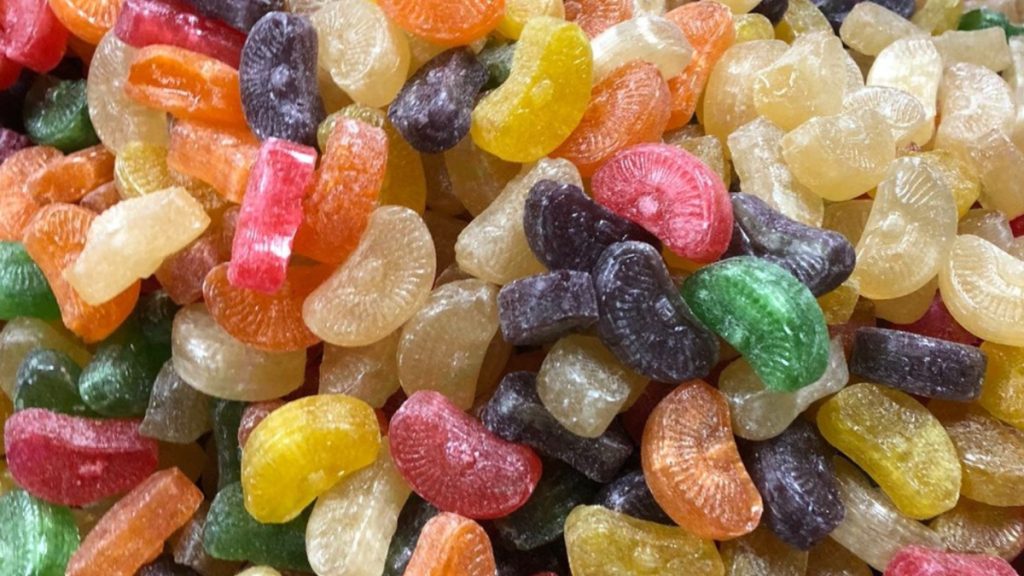 La famosa empresa de los caramelos Lipo camina por la cornisa