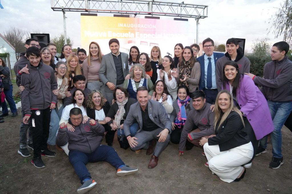 Pullaro inauguró el edificio de la Escuela de Educación Especial N° 2122 de Arequito