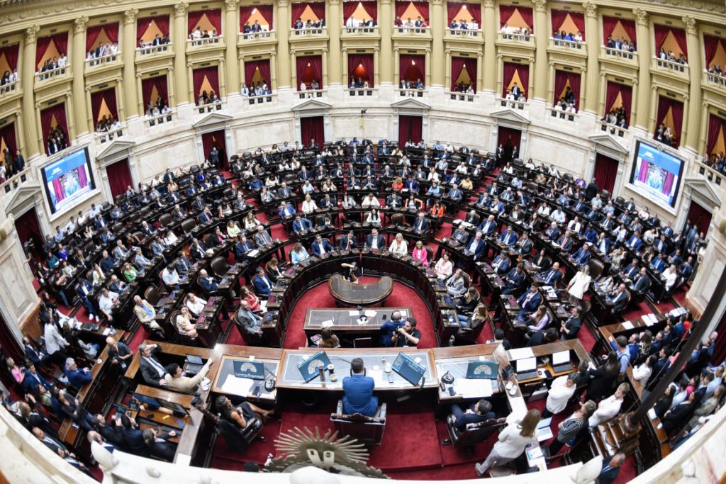 Jubilados: diputados opositores firman dictamen a favor de la prórroga de la moratoria