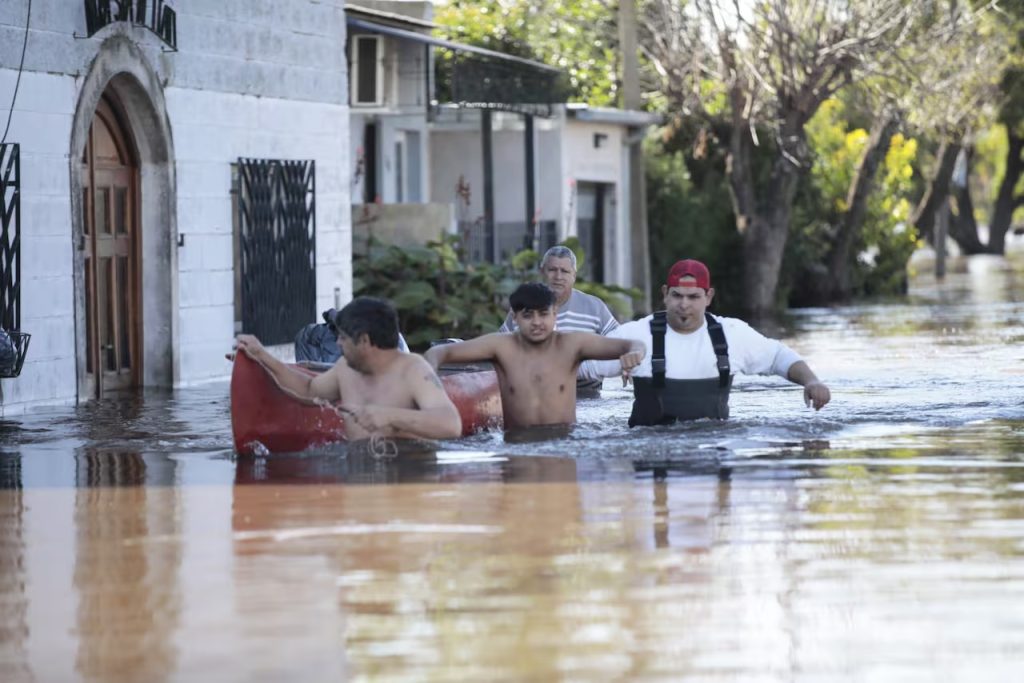 Rosario: colecta solidaria para asistir a afectados por las inundaciones en Salto