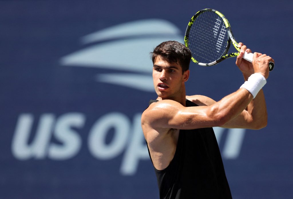 Un Alcaraz indomable avanzó en Roland Garros y ya está en cuartos de final