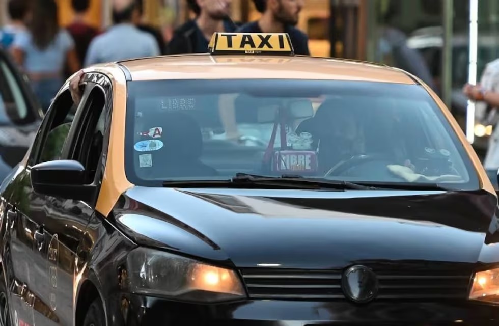 Taxistas de Rosario proponen unificar tarifas y crear una tarifa promocional