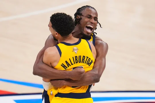 Indiana le ganó a Oklahoma en un final para el infarto y se puso 1-0 en las Finales de la NBA