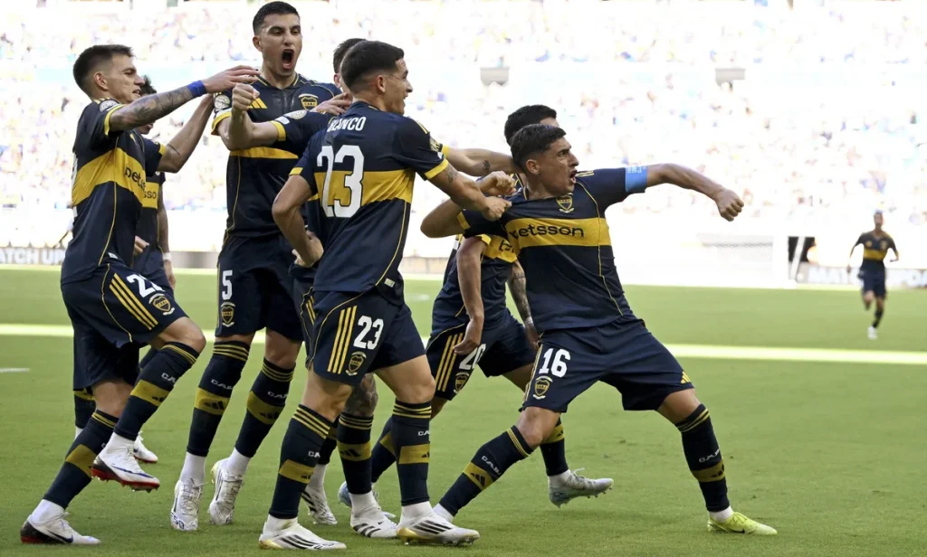 Boca abrió el Mundial de Clubes con un empate por 2-2 ante el Benfica