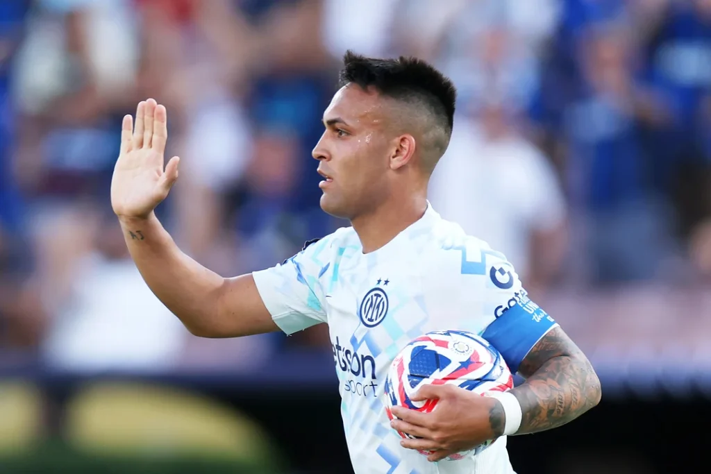 El delantero argentino Lautaro Martínez marcó el gol del empate del Inter ante el Monterrey
