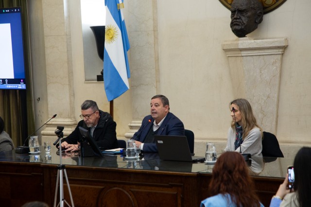 Los rectores santafesinos presentaron el proyecto de Ley de Financiamiento Universitario ante legisladores nacionales
