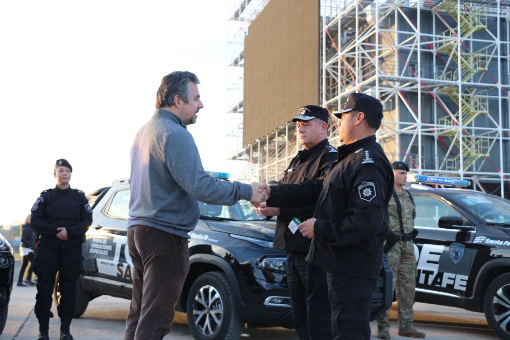 Rosario: Provincia refuerza con 21 camionetas 0 km las Tropas de Operaciones Especiales y la Policía de Acción Táctica