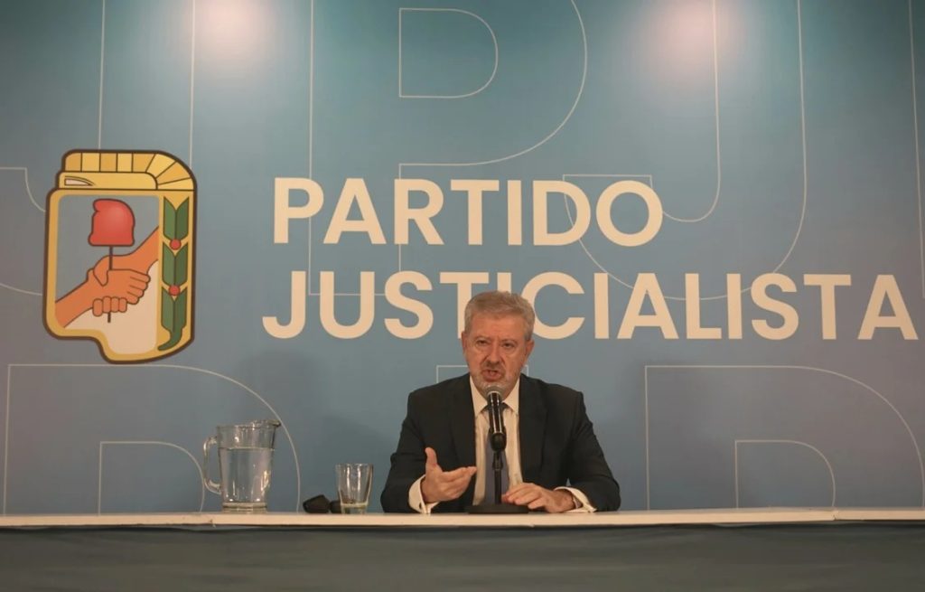 El abogado de Cristina Kirchner afirmó que la ex presidenta “no se va a fugar”