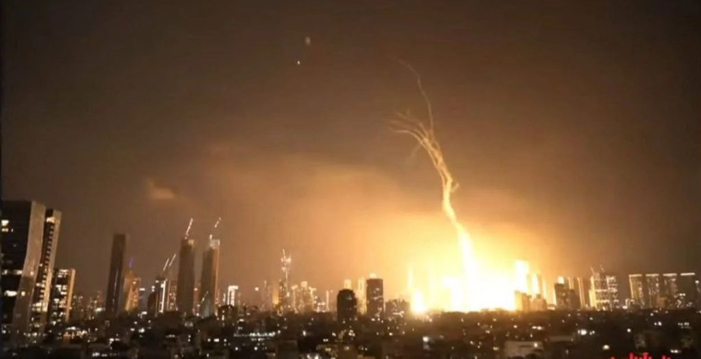 Israel bajo ataque: Irán lanzó más de 150 misiles