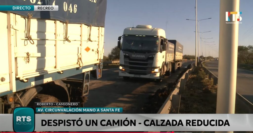 Santa Fe: Camión se despistó en circunvalación oeste sin heridos