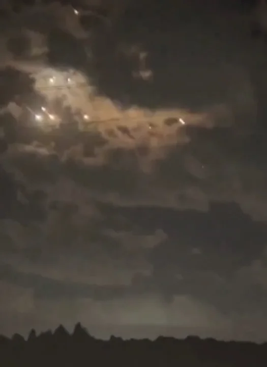 Primeros saldos del bombardeo: más de 200 muertos y de 700 heridos