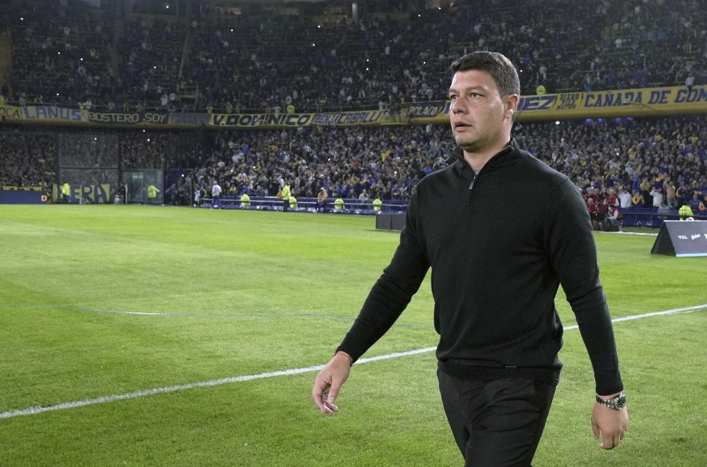 Battaglia reveló que quiere regresar a Boca, aunque aclaró que “no volvería a trabajar con Riquelme»