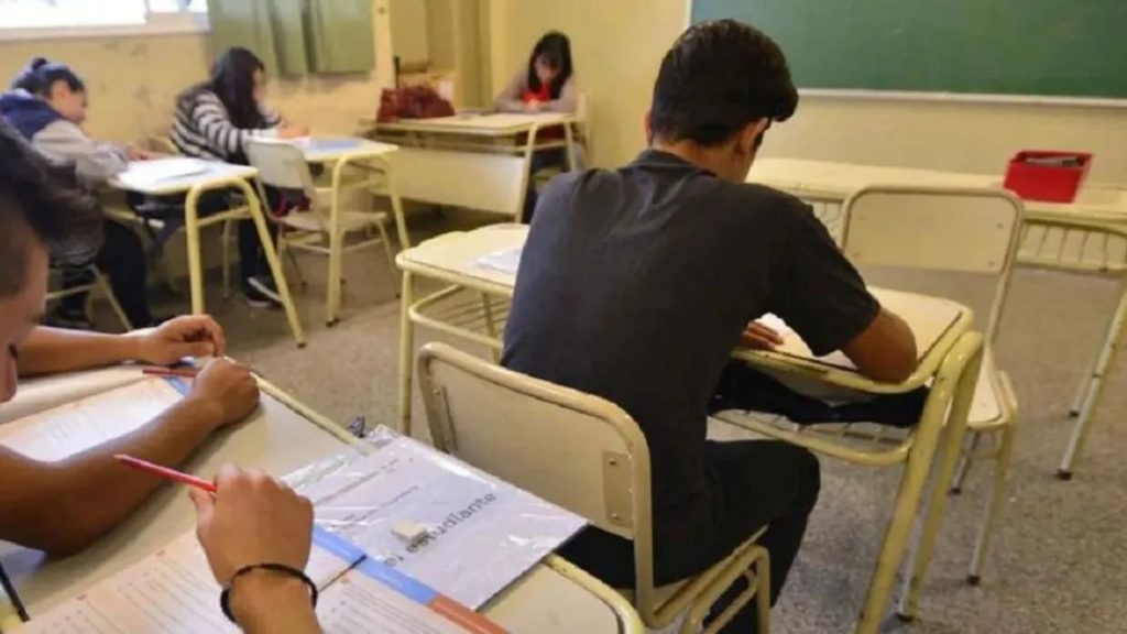 Plan FinEs: más de 9 mil estudiantes se inscribieron para finalizar la secundaria