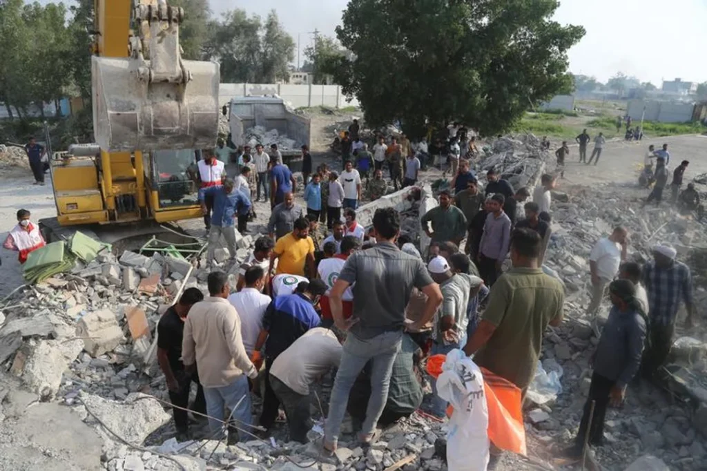 Bombardeo en Irán: hay más de 200 muertos, entre ellos unos 40 niños