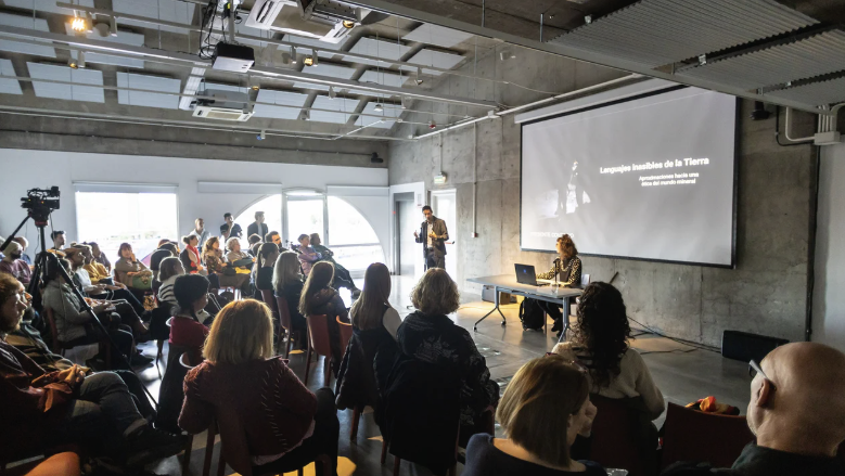 Convocatoria nacional para Presente Continuo, el programa que cruza arte, ciencia y tecnología