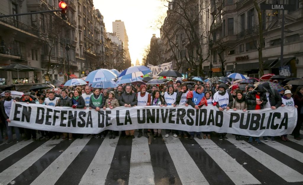Paro universitario: docentes convocan al cese de tareas “por tiempo indeterminado”