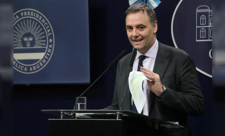 Según una encuesta, Manuel Adorni tiene peor imagen que Cristina Kirchner