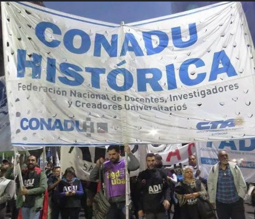 Docentes universitarios ratificaron el paro y reclamaron financiamiento para las universidades públicas