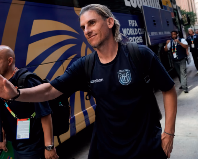 Beccacece citó al Indio Solari, Bolívar y San Martín tras la hazaña de Ecuador ante Alemania