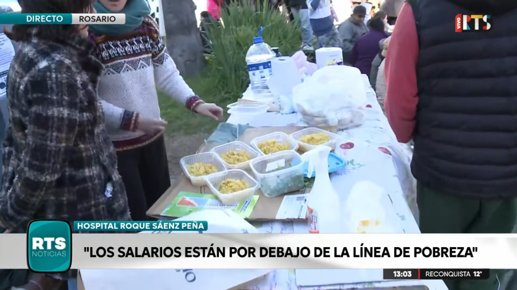 Trabajadores del Hospital Roque Sáenz Peña realizaron una olla popular para reclamar mejoras salariales