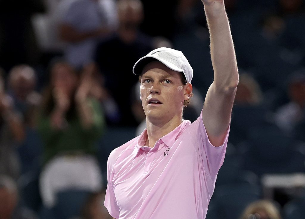 Sorpresa en el tenis: Sinner, el número 1 del mundo, anunció que no jugará el US Open